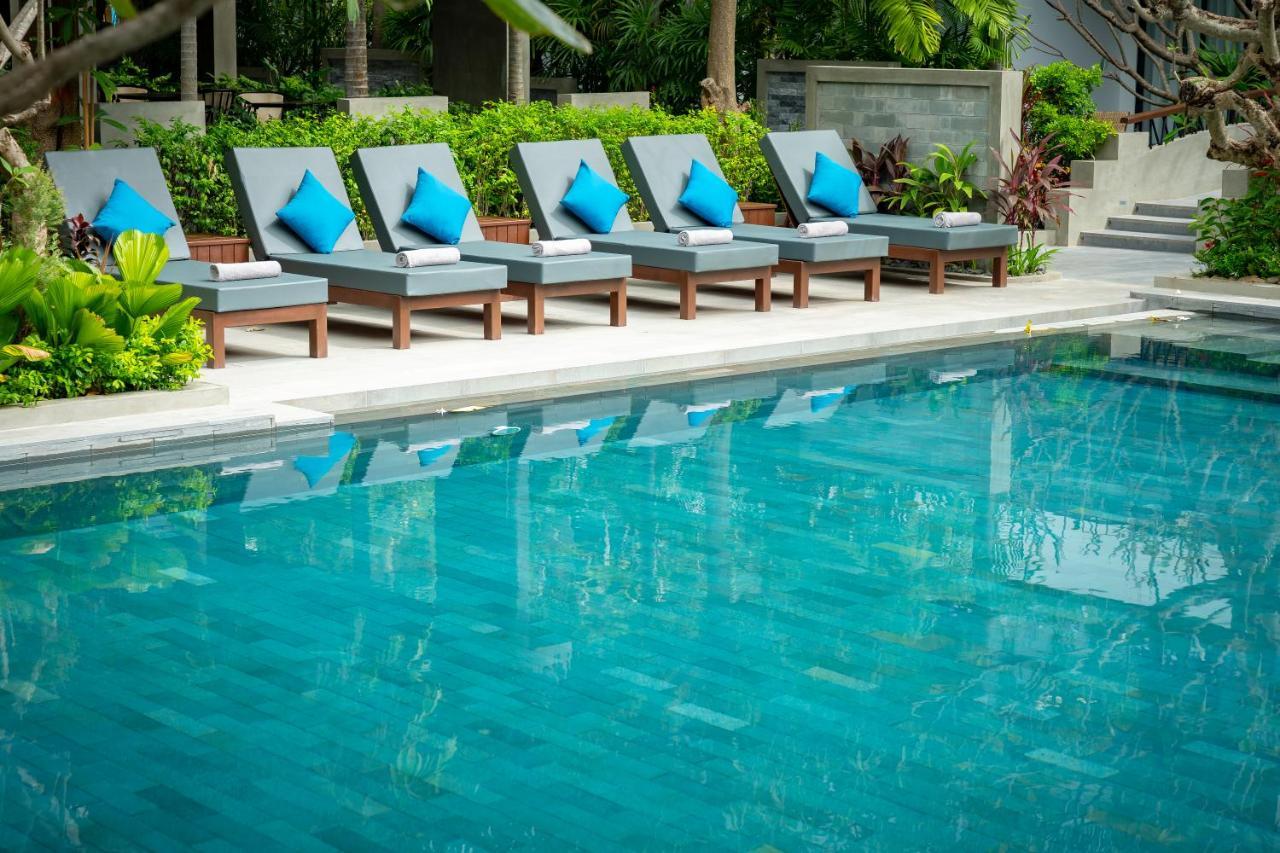 Eightfold Urban Resort Siem Reap Exteriör bild Pool at the hotel
