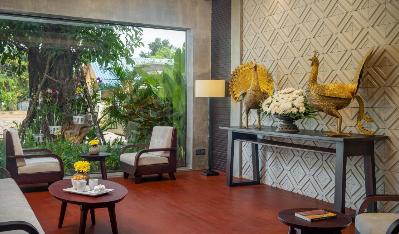 Eightfold Urban Resort Siem Reap Exteriör bild The lobby of the hotel