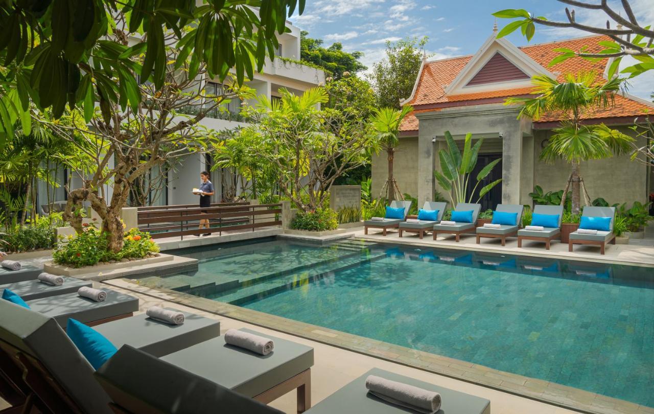 Eightfold Urban Resort Siem Reap Exteriör bild The swimming pool at The Library