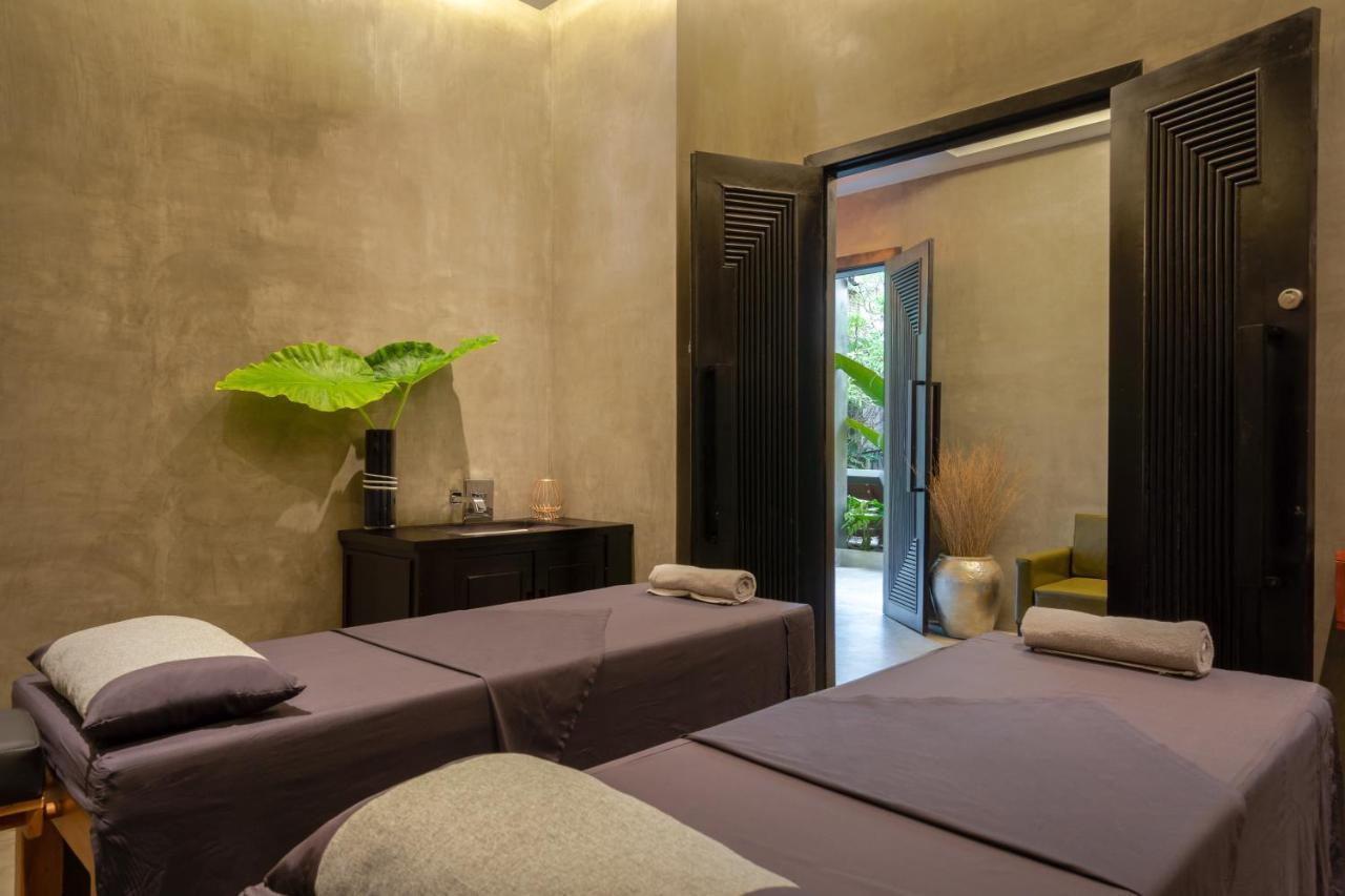 Eightfold Urban Resort Siem Reap Exteriör bild A spa in Vietnam