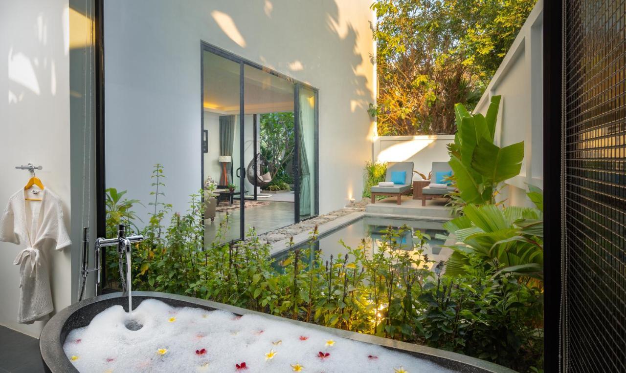 Eightfold Urban Resort Siem Reap Exteriör bild A private spa at a hotel