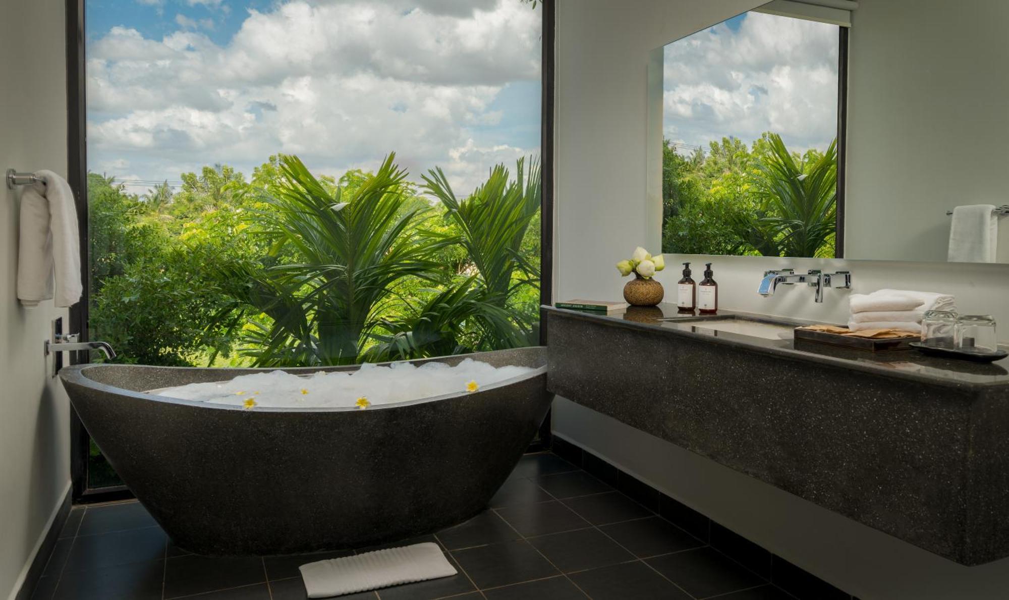 Eightfold Urban Resort Siem Reap Exteriör bild Bathroom at the Bvlgari Hotel, Mexico City