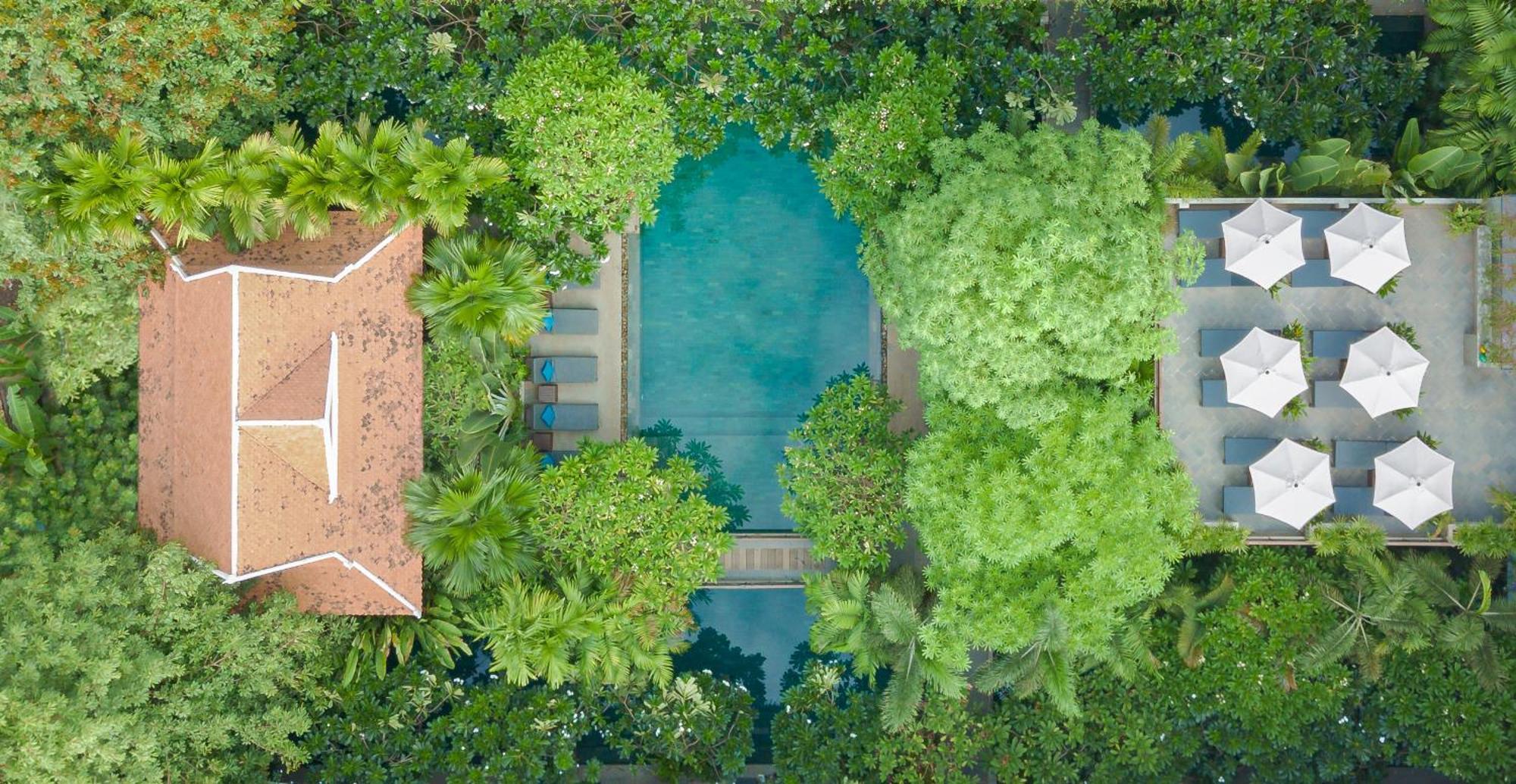 Eightfold Urban Resort Siem Reap Exteriör bild Aerial view of the pool at the hotel